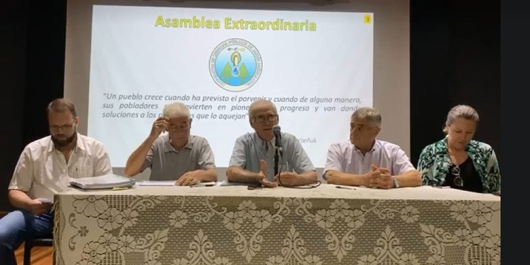 UNA VEZ MÁS. Los asociados deberán pagar un dinero extra para obras nuevas, mientras se espera que la Nación licite y financie la continuidad del acueducto que quedó paralizado en su primera etapa.