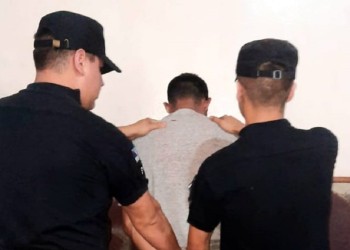 A punta de cuchillo, intentó asaltar una farmacia e hirió a un joven