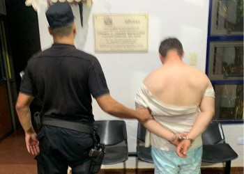 Amenazó con un arma a sus vecinos y terminó en la comisaría