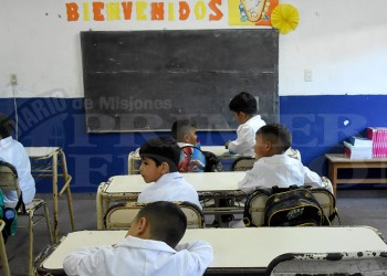 Las clases y el drama de las familias que no consiguen maestra integradora para sus hijos