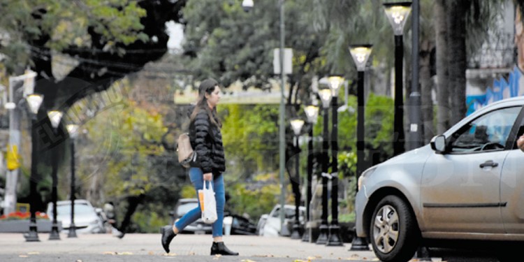 A LA ESPERA. Abril llegará con temperaturas cada vez más acordes al otoño, aunque en la víspera descendió varios grados el termómetro.