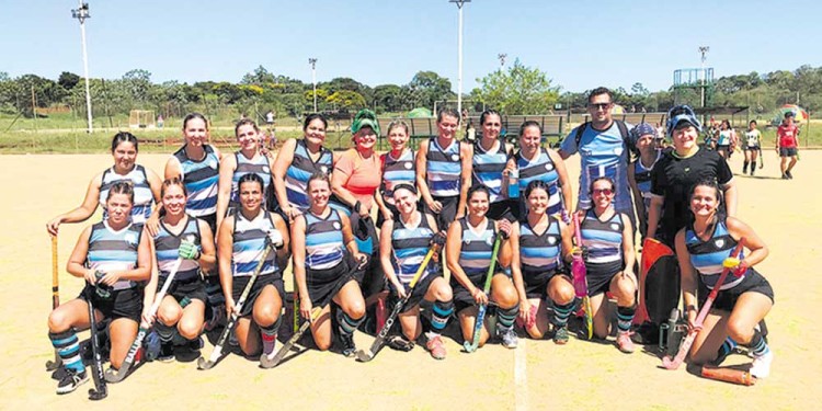 VICTORIA. Las chicas derrotaron a Las Panteras de Garupá, por 1-0. (Gentileza C. Olivera Schuster)