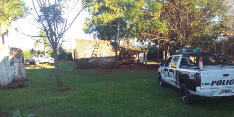 HALLAZGO. Varios días después, a causa del olor, notaron que el cuidador de la chacra se encontraba muerto.