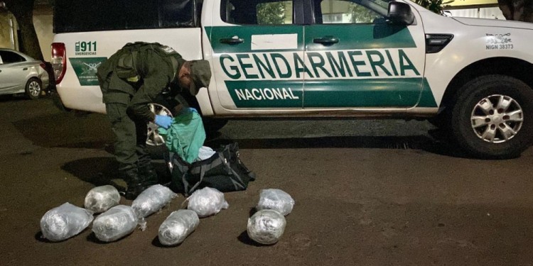 Hallaron casi 9 kilos de marihuana en la baulera de un micro