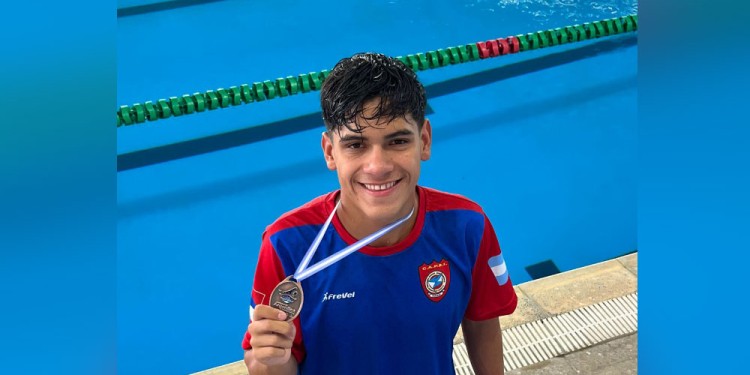 UN GRAN LOGRO. Máximo fue muy veloz y obtuvo la medalla de bronce.