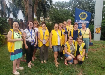 Leones celebraron 20 años con la inauguración de un nuevo monolito