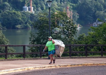 Iguazú se sumó a la Hora del Planeta: voluntarios realizaron un plogging