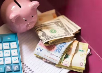 ¿Cuáles son los consumos que restringen los argentinos para llegar hasta fin de mes?