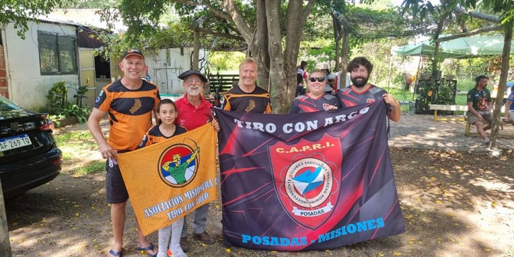 MISIONES, PRESENTE. Los arqueros misioneros que estuvieron participando de los torneos del finde en Corrientes.