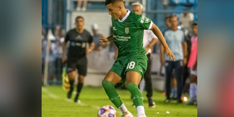 ES DE PRIMERA. Primer sueño cumplido para Tomás, el player de San Pedro que juega en Banfield.