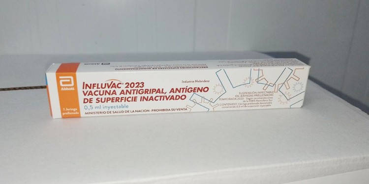 ANTIGRIPALES. Ayer llegaron las dosis para adultos y el lunes se recibirán alrededor de 37.000 dosis pediátricas.