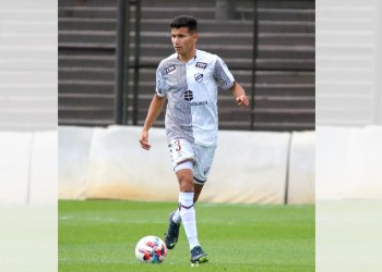 Gonzalo Valdivia: “El debut se lo dedico a mi mamá, a mis abuelos y a mi padrastro”