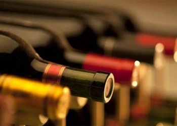 Aduana rematará cerveza, fernet y vino: cómo participar de la subasta online