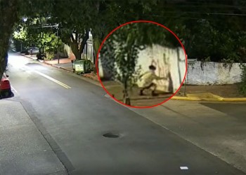 Detuvieron a una pareja que realizaba graffitis en el centro de Posadas