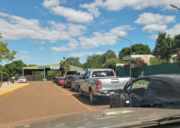 El real blue llegó a los 90 pesos en la frontera misionera