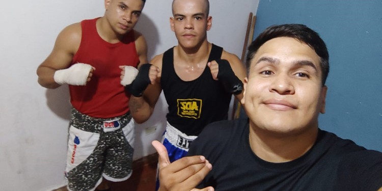 TRÍO DIFÍCIL. Villalba, Da Rosa y “Totín” Galeano, listos para salir a pelear (Gentileza A. González)