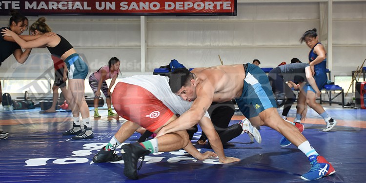 SUEÑO VIGENTE. Ricky Báez, en busca del pasaje olímpico, llegará desde Europa junto a Camila Amarilla.