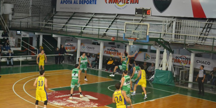 NO LEVANTA. Mitre mostró actitud, pero aún así no le alcanzó para más.