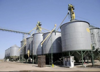 Golpe a la actividad en acopios, transporte de cargas y la producción de maquinaria