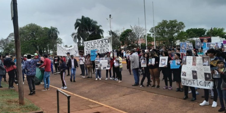 CLAMAN POR JUSTICIA. Familiares y amigos de la víctima se movilizaron.