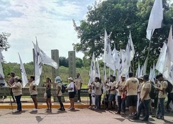 Les cobran por los planes y los obligan a ir a las marchas