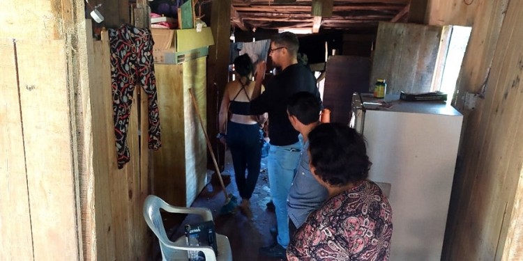 ALLANAMIENTO. En una vivienda del barrio Obrero de Puerto Piray encontraron elementos de dudosa procedencia.