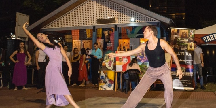 PROTAGONISTAS. Integrantes del Ballet posadeño actuarán en La Plata.