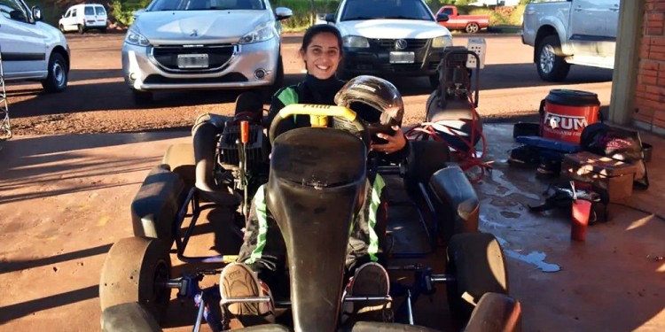LISTA PARA ACELERAR. Belén Neris debutará esta temporada en el Misionero de Karting en Cajeros Promocional. (Fotos gentileza A.Smialkowski).
