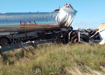 Choque fatal entre camiones en Corrientes: dos muertos