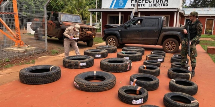 MITAD DE PRECIO. Las cubiertas de contrabando, desde Paraguay, valen la mitad o menos que las locales.