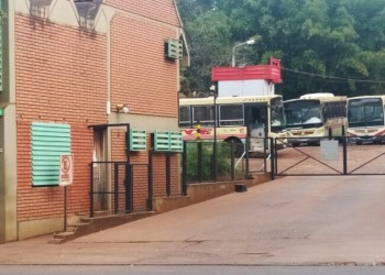 Continúa el paro de colectivos en Eldorado y crecen los rumores de venta de ETCE