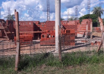 Hasta que retome la obra, padres sostienen la toma de la Escuela 926