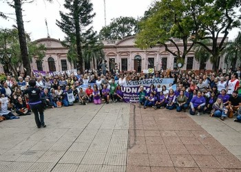 Sin avances en la mesa, el FTEL mantiene el paro docente