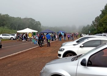 Docentes del FTEL cortan la ruta nacional 12 en puente Ñacanguazú en San Ignacio