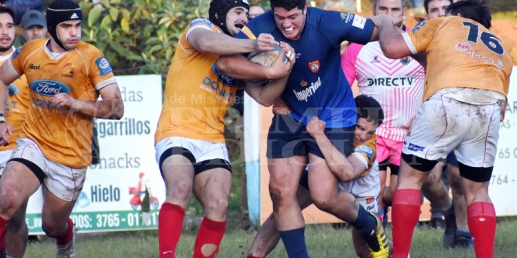 TODA LA POTENCIA. Martín Vera Gramajo se banca la marca de tres rivales. CAPRI y CURNE volverán a verse hoy. Foto/Archivo: M. Colman.