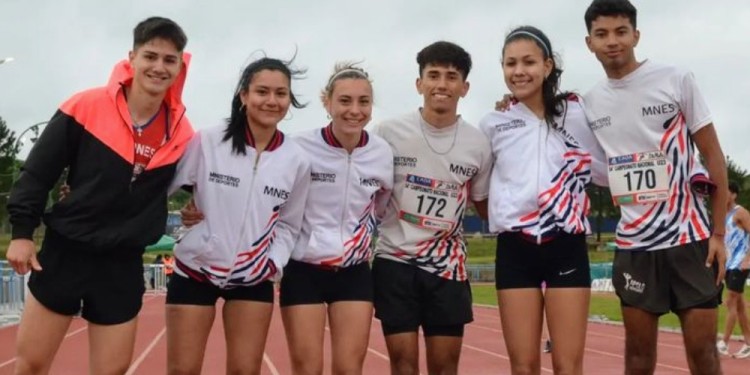 CON TODA LA ILUSIÓN. Parte del equipo eldoradense que buscará pisar fuerte en el certamen de Mar del Plata.