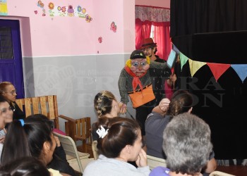 Los títeres del Kruvikas llevaron su alegría a la Unidad Penal V