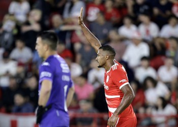 River goleó de visitante y sigue en lo más alto de la Liga Profesional