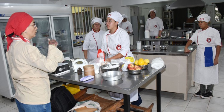 PRÁCTICAS. Todas las carreras cuentan con prácticas profesionalizantes que se hacen dentro del ISES y en empresas e instituciones del medio.