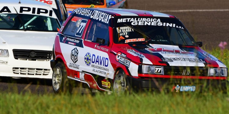 ACELERADOR A FONDO. Kevin Jhonson se quedó con la victoria en la Clase 1, tras una definición para el infarto. (Fotos D.Recktor/Prensa FeMAD).