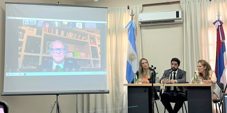 PRESENTACIÓN. Felicitas Bire, Carlos Giménez y Rosanna Pía Venchiarutti.