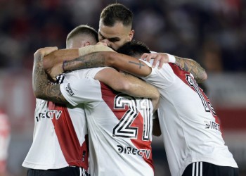 Exhibición futbolística de River que sigue en la cima