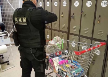 Detuvieron a tres personas por robo en el hiper Libertad