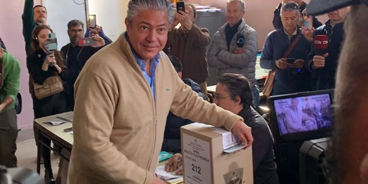 HISTÓRICO. Rolando Figueroa ganó en Neuquén por 2 puntos y bajó al Movimiento Popular Neuquino, después de 60 años.