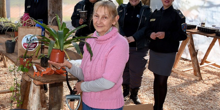 OPORTUNIDAD GANADA. Violeta del Carmen Artymyszyn fue protagonista para el avance del vivero y las huertas de la UP-V.