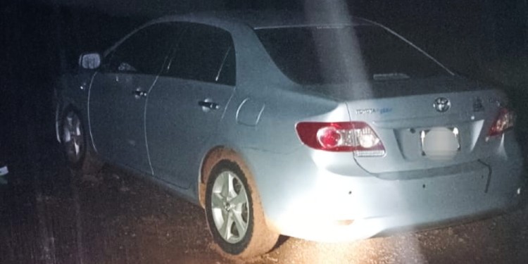 INVESTIGACIÓN. Efectivos de la Policía Científica UR XII llevaron a cabo las pericias en el vehículo de la víctima.