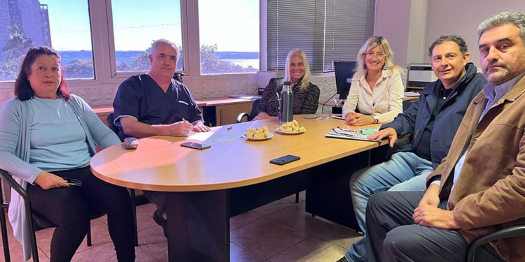 CARTA INTENCIÓN. Fue rubricada por miembros de la comisión directiva del Círculo y autoridades del gremio.