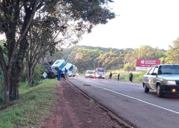 Un camión de transporte de gas y una camioneta colisionaron esta mañana en Oberá