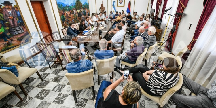 DETALLES. El Gobierno de Misiones presentó formalmente ayer una nueva línea de créditos destinada a pequeñas cooperativas yerbateras.