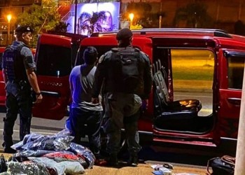 No solo conducía alcoholizado sino que llevaba mercadería de contrabando